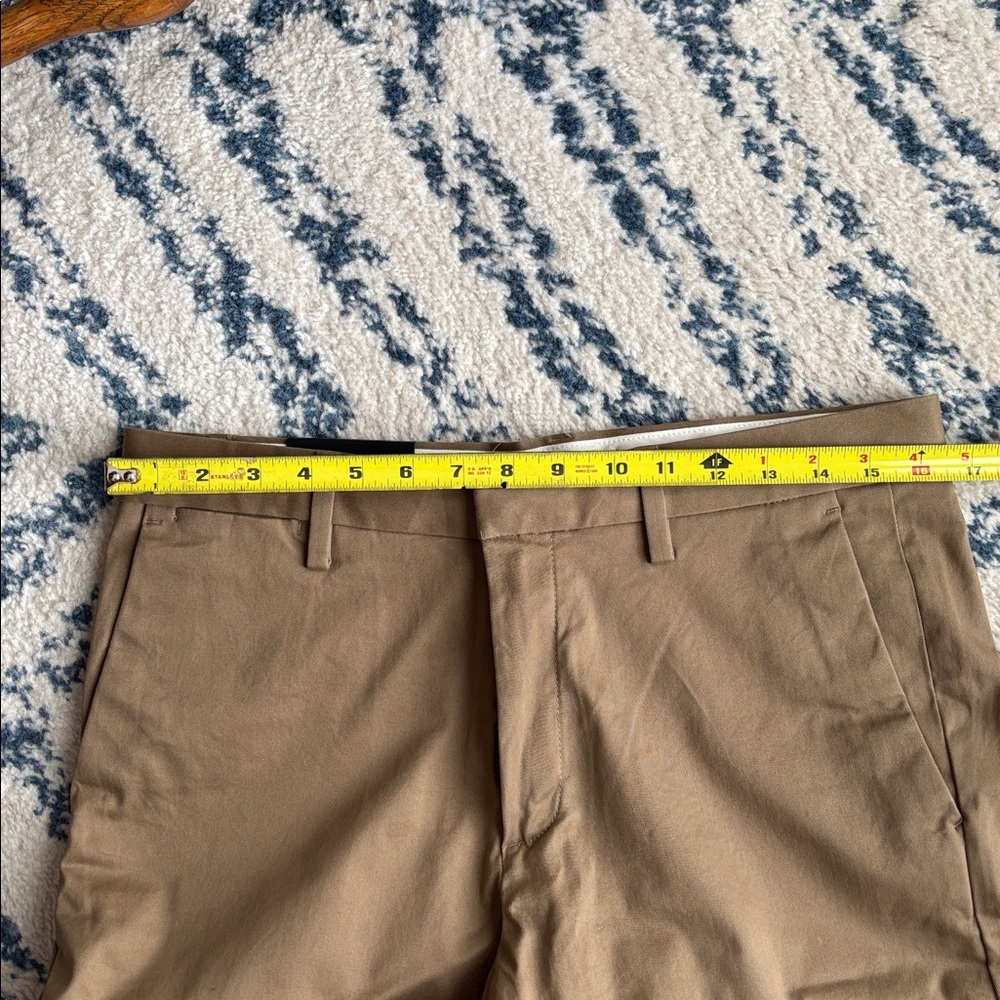 Banana Republic Men's Aiden Slim Fit Chino - Picture 4 of 4